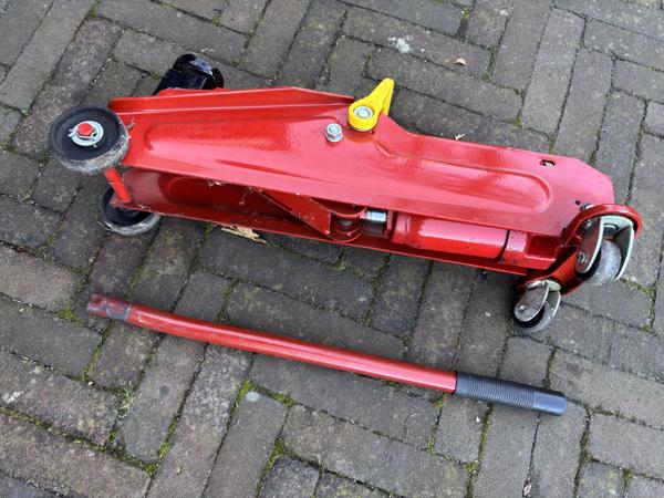 Garagekrik, moet bijgevuld