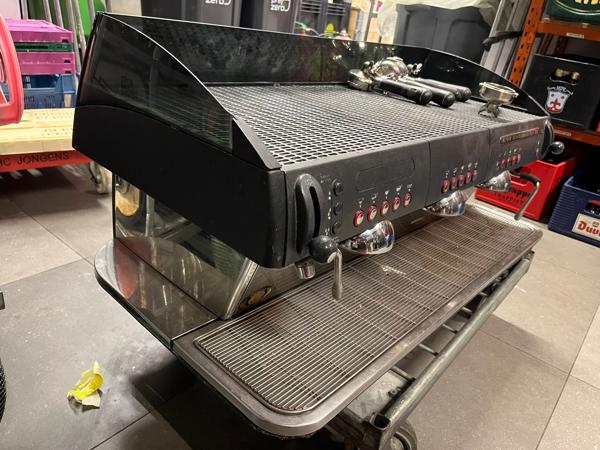 Faema: Professionele, automatische of semiautomatische espressomachine