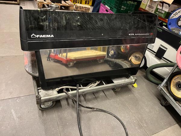 Faema: Professionele, automatische of semiautomatische espressomachine