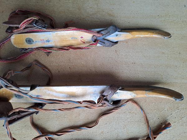 Friese doorlopes met stoffen banden, maat 27