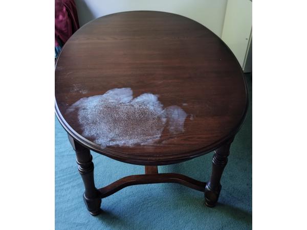 Ovalen houten eettafel voor ca 6 pers