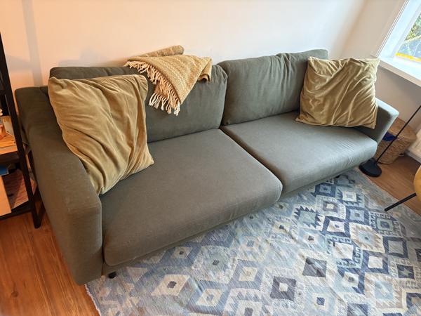 Groene goed zittende bank