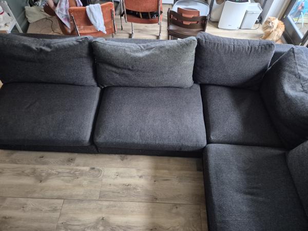 Grote comfortable hoekbank - donkergrijs met gebruikssporen