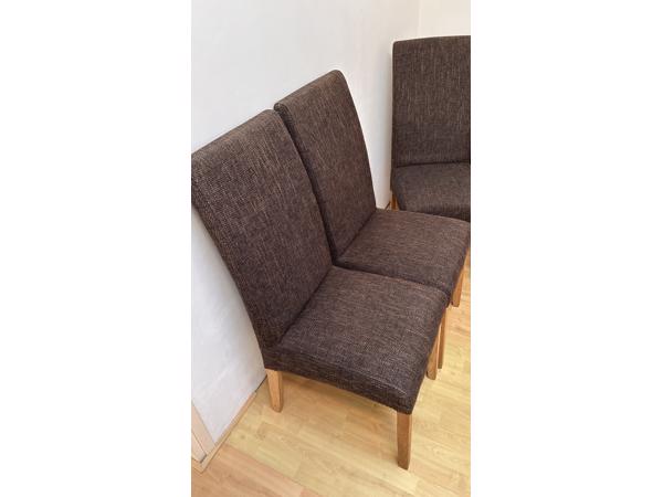 4 Eetkamerstoelen  Nette staat, kunnen nog prima ronde mee.