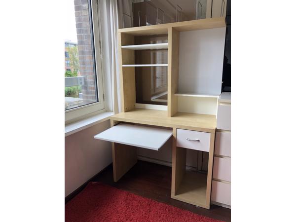 Bureau kinderkamer met uitschuifbaar blad en whiteboard