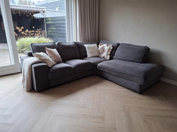 Hoekbank gebruikt maar in goede staat