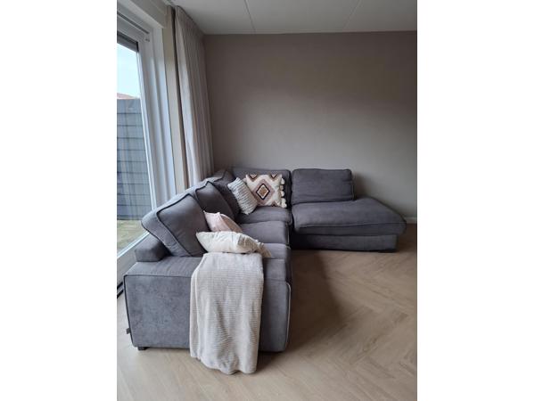 Hoekbank gebruikt maar in goede staat