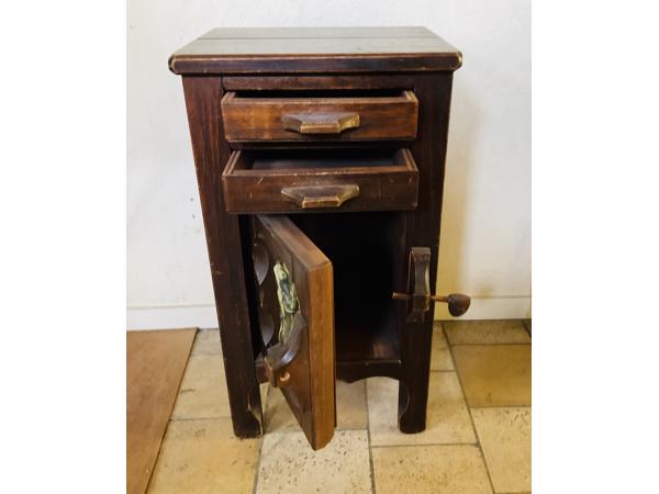 Te koop leuk oud halkastje