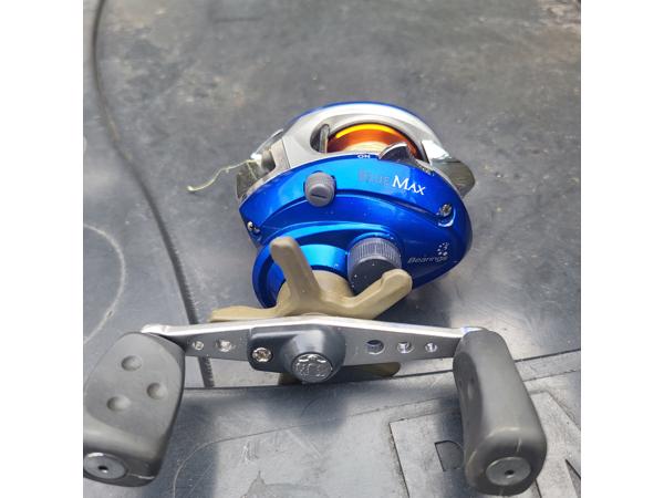 Abu Garcia bleu max reel