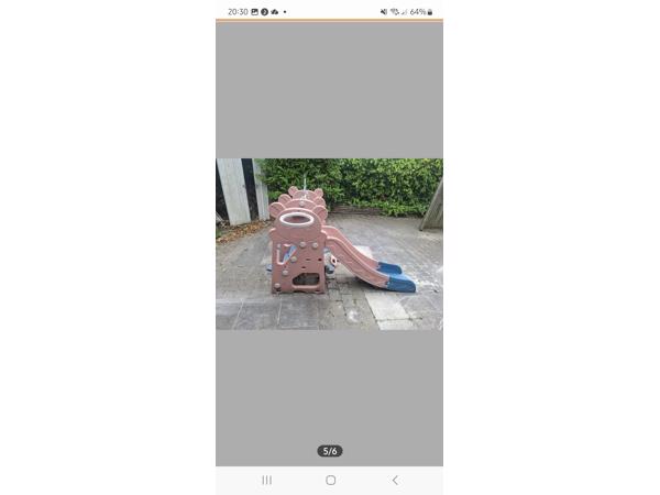 Glijbaan met schommel