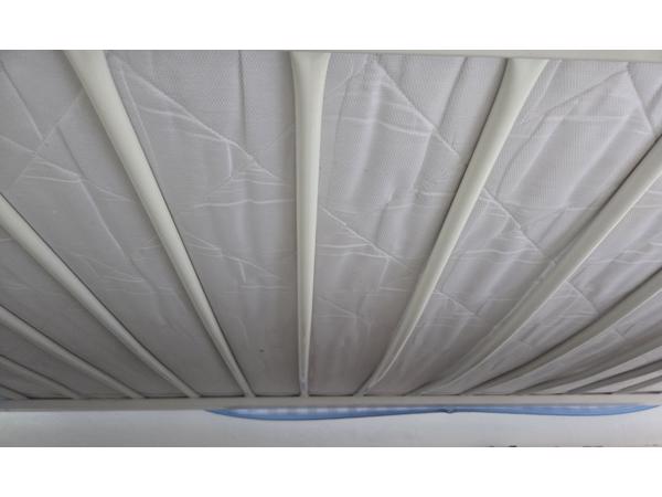 1 persoons bed inclusief matras en klamboe