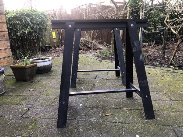 Twee houten schragen