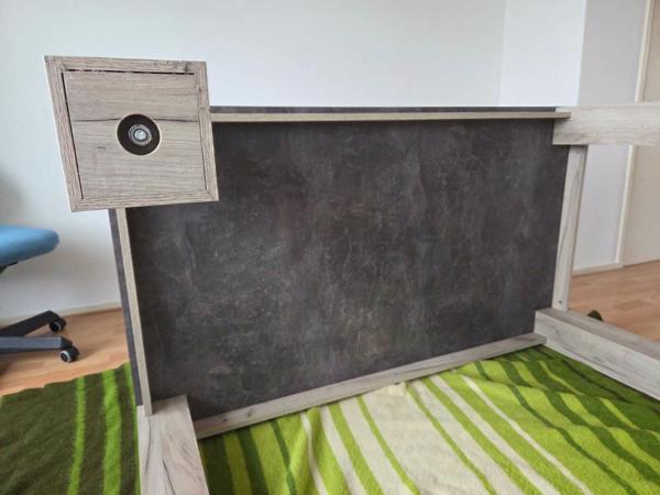 Mooie eetafel 4-6 personen