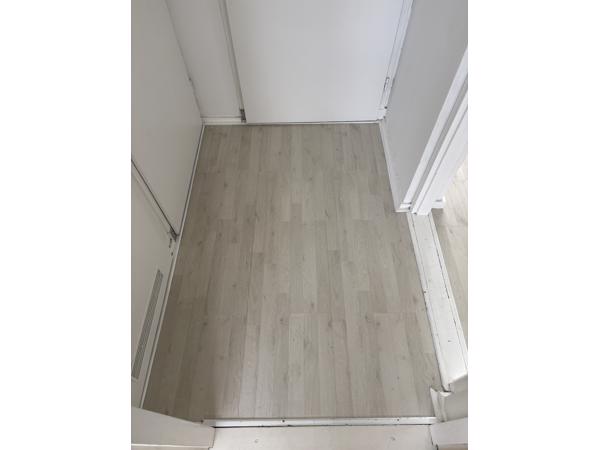 Laminaat vloer, ca. 28m2, zelf verwijderen