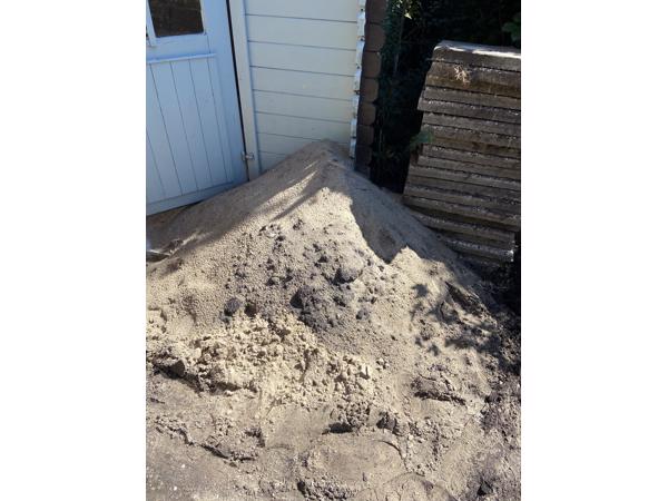Gratis opvulzand en tegels