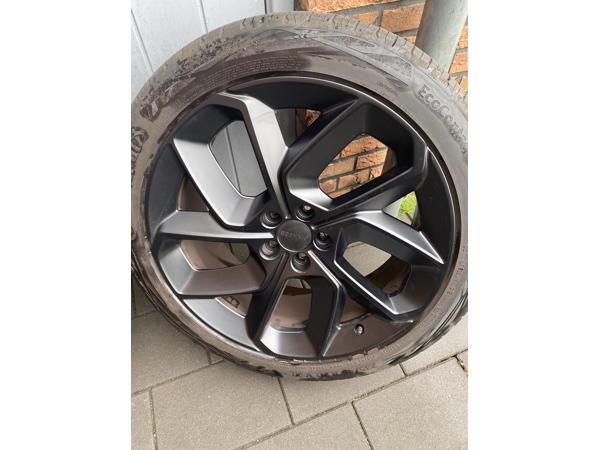 Lynk en co Volvo XC40 LM Zwart zomerbanden set 235/45/20