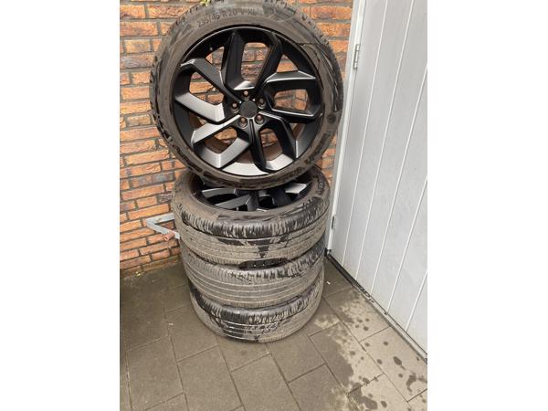 Lynk en co Volvo XC40 LM Zwart zomerbanden set 235/45/20