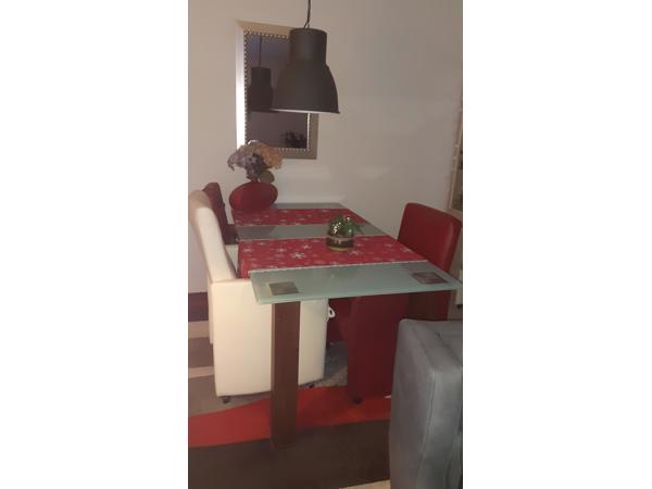 Eetkamertafel van glas