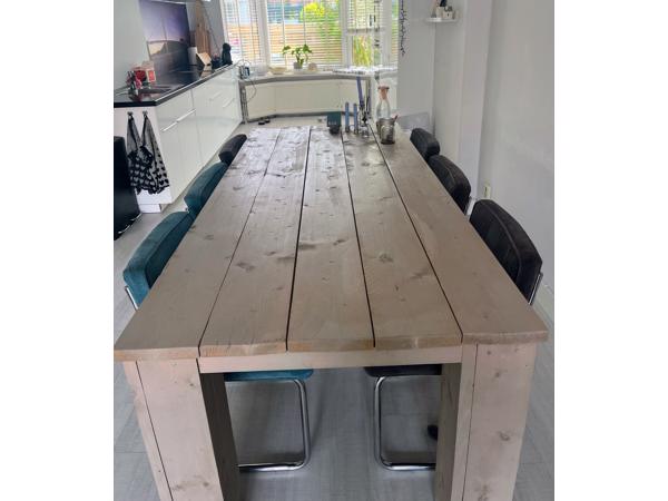 Eettafel en 6 stoelen