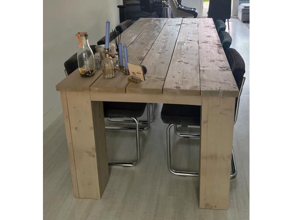 Eettafel en 6 stoelen