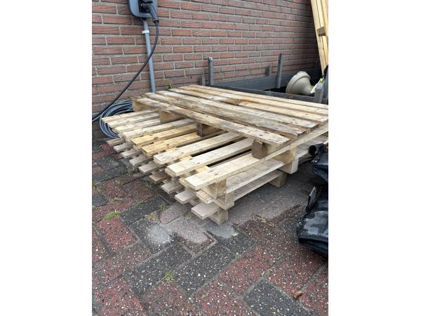 Pallets / brandhout