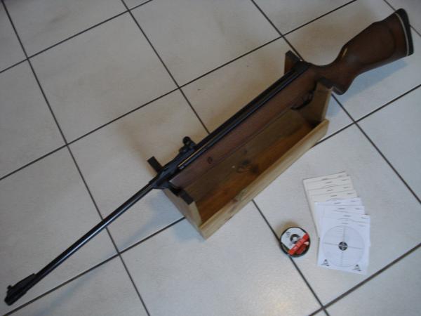 GAMO 610 4,5 mm luchtbuks  ,met hardhouten kolf