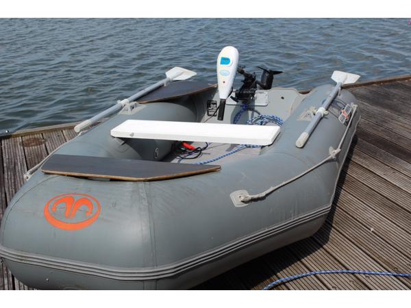 Aqua Marina BT 88850 met Out Wave electrisch motortje MF54