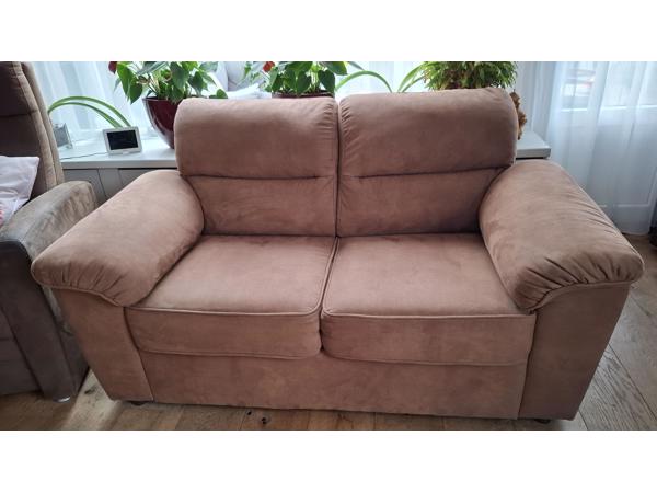 2 en 2.1/2 zits bank in goede staat.