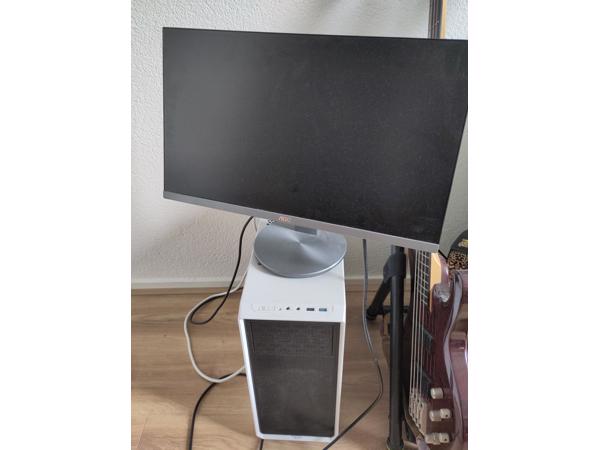 Zelfbouw PC in goede staat 2018 + scherm