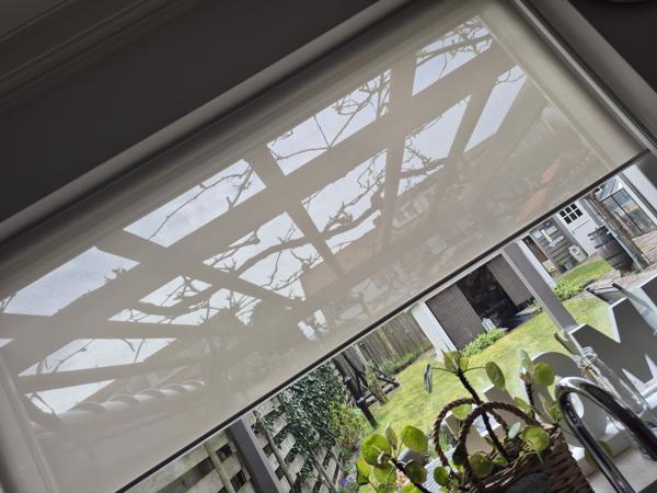 Rolgordijn doorzichtig. Breed 1.28 m