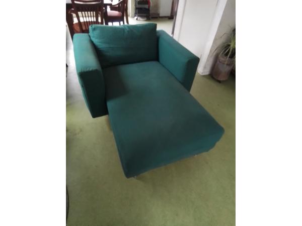 chaise longue  met nieuwe groene bekleding