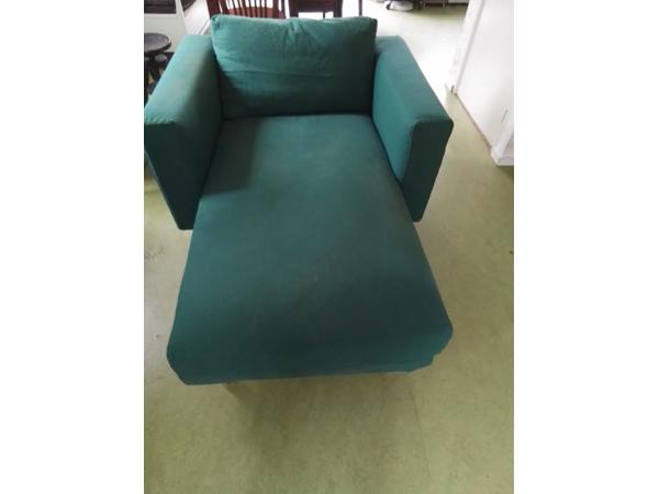 chaise longue  met nieuwe groene bekleding