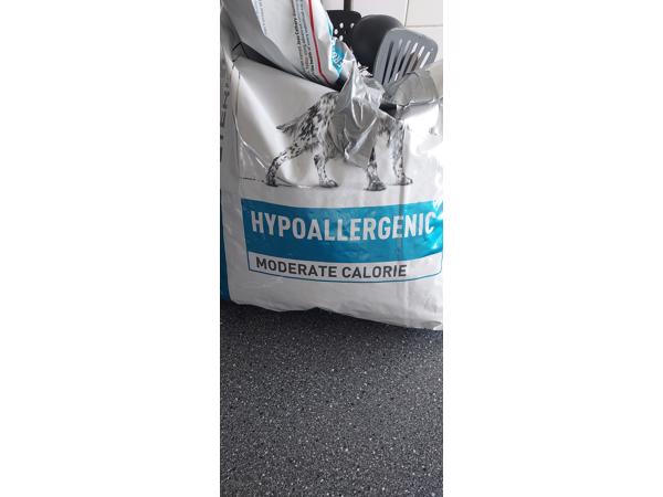 Royal canin hypoallergenic moderate calorie
