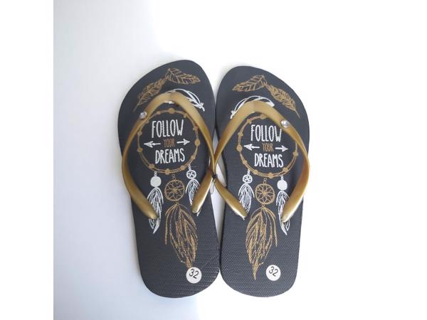 Teenslipper zwart goud met strass steentjes 32