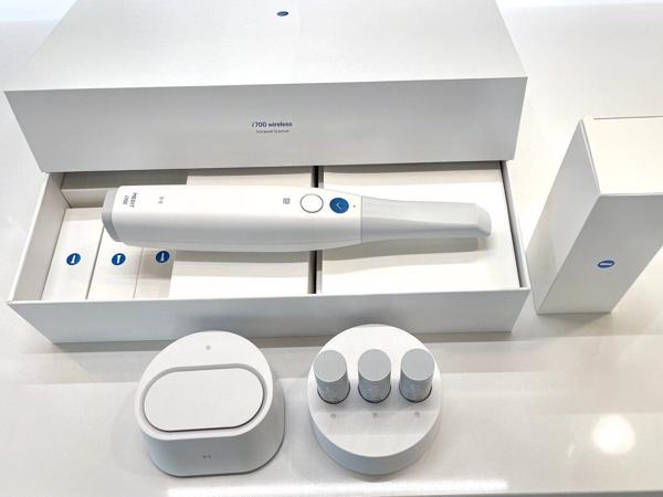 Medit i700 Wireless Intraoral 3D Dental Scanner