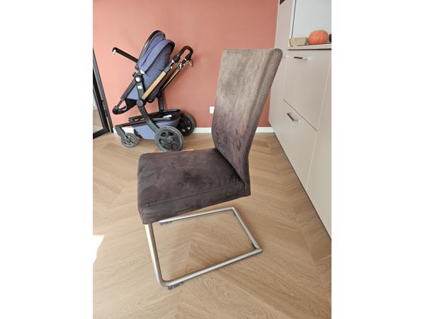 4 bruine microleder eettafelstoelen