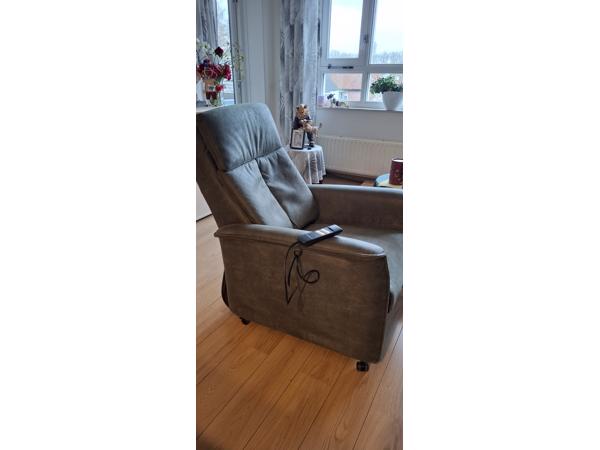 Sta-op stoel (Relaxfauteuil) HELEEN. 10 maanden gebruikt
