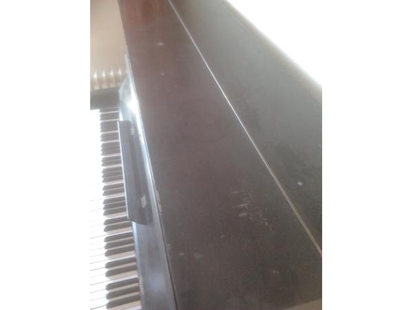 Zwarte piano