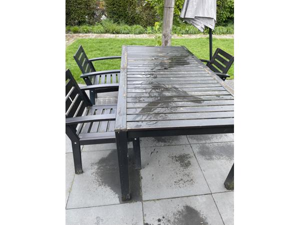 Tuintafel en 3 stoelen