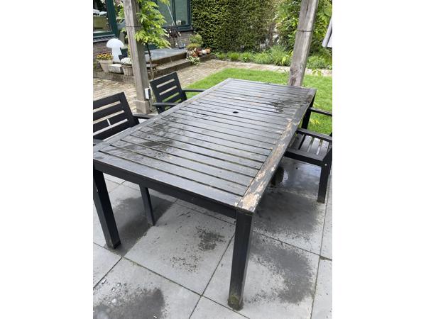 Tuintafel en 3 stoelen