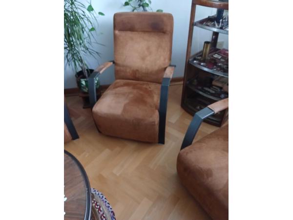 2 Stoelen en een 2 zitsbank