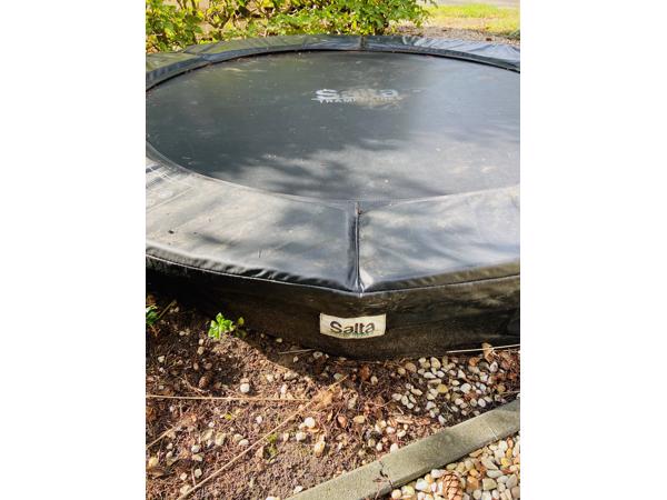 Ronde trampoline, merk Salta, niet beschadigd