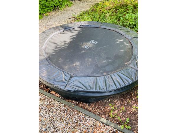 Ronde trampoline, merk Salta, niet beschadigd