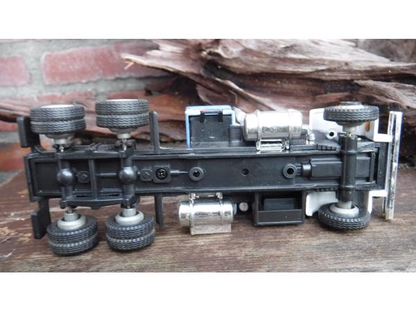 Kenworth T 909 schaalmodel