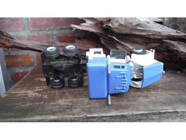 Kenworth T 909 schaalmodel