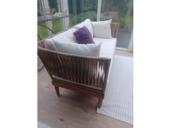 Een leuk 2 zits bankje.