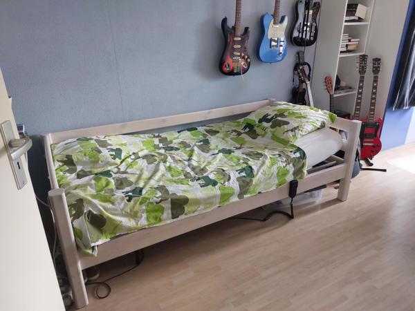 2x Flexa Whitewash bed 90x200cm met 2 laden en elek. lattenbodem