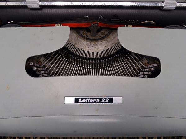 Olivetti Lettera 22