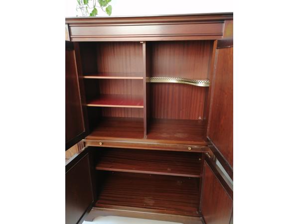 Teakhouten servicekast