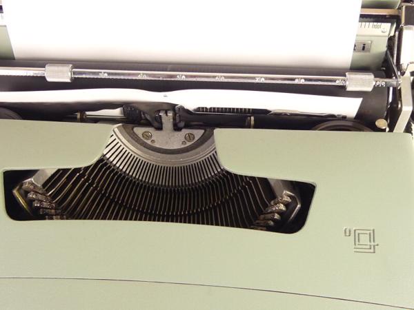 Olivetti - Lvrea Lettera 32 groen